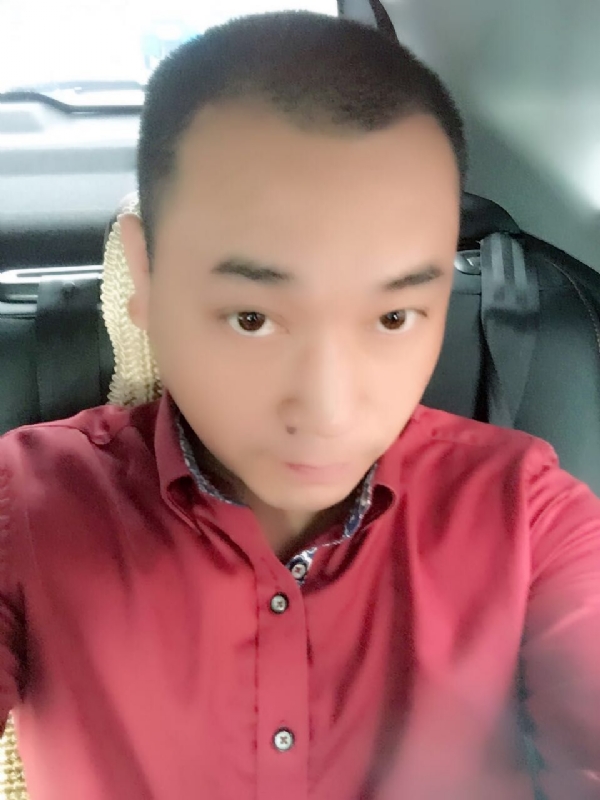 在一个路口等的第一张照片--上海中老年相亲网