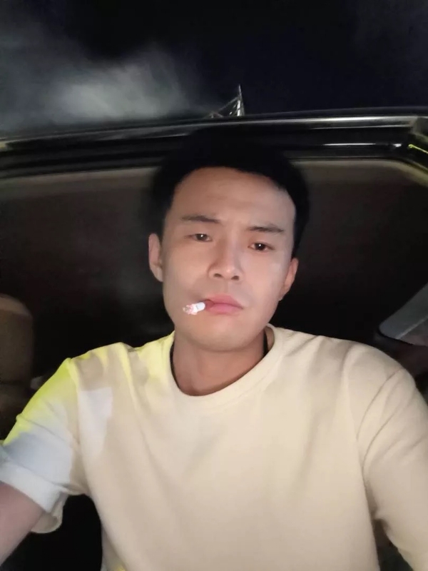 爱睡觉的土拨鼠的第一张照片--上海中老年相亲网